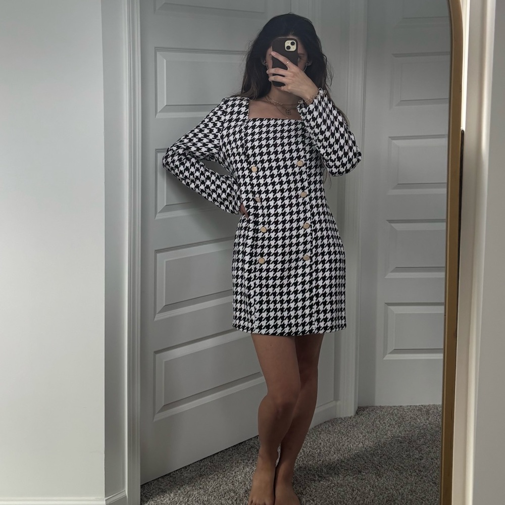 Black and white houndstooth long sleeve dress